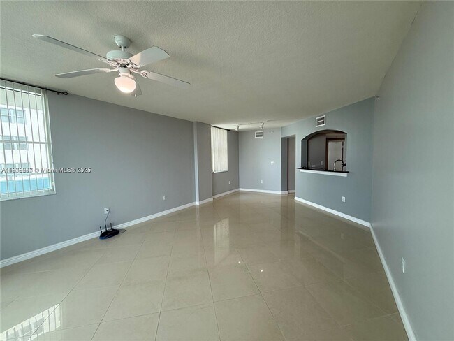 Building Photo - 9201 Collins Ave