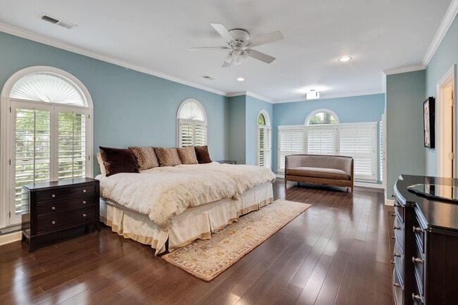 Building Photo - 415 S Yates Rd