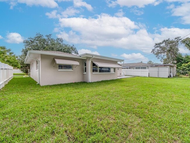 Building Photo - 682 Druid Park Dr W