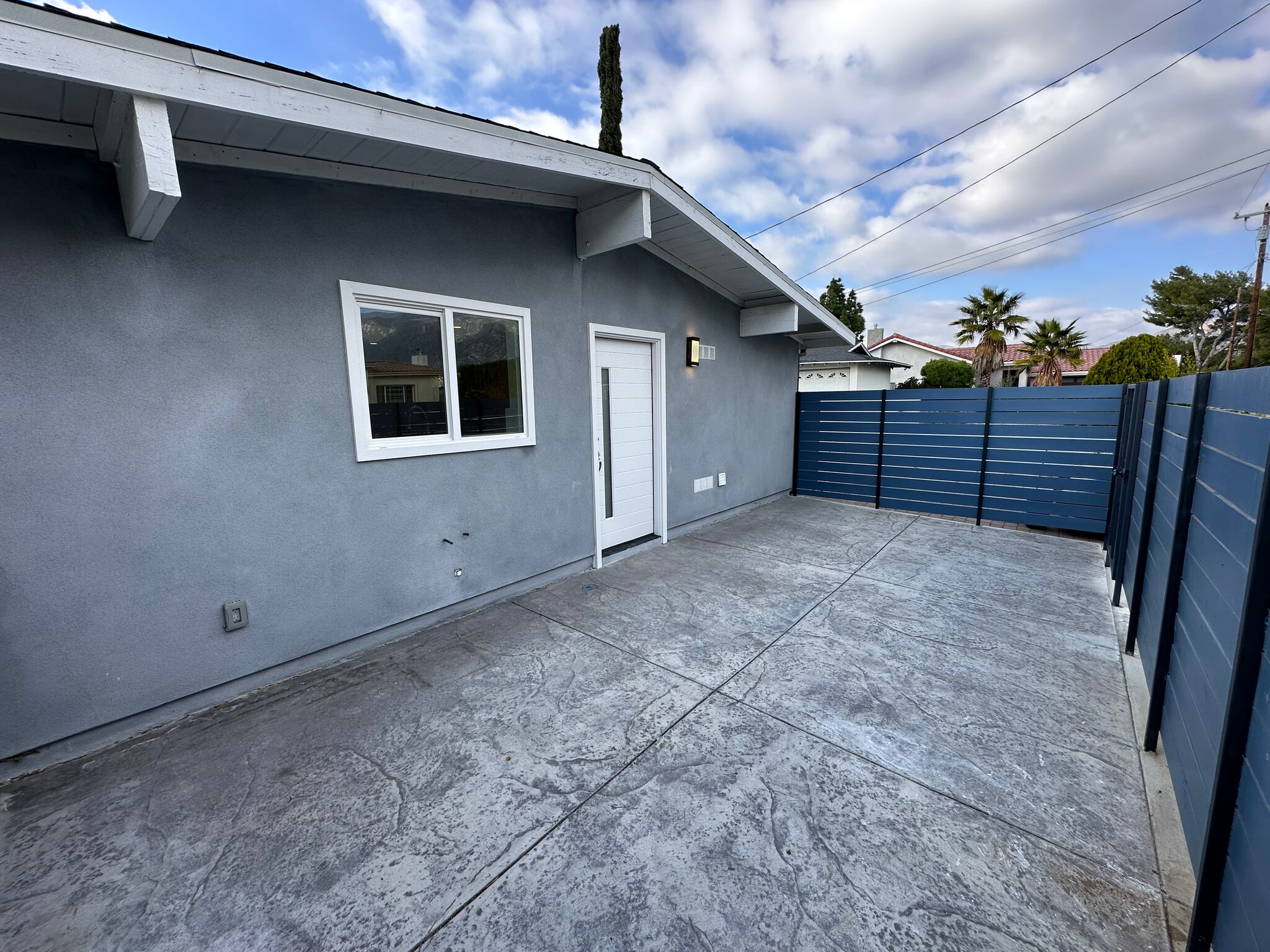 Building Photo - 9551 Cordero Ave