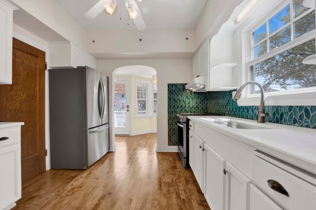 Building Photo - 636 S Euclid Ave