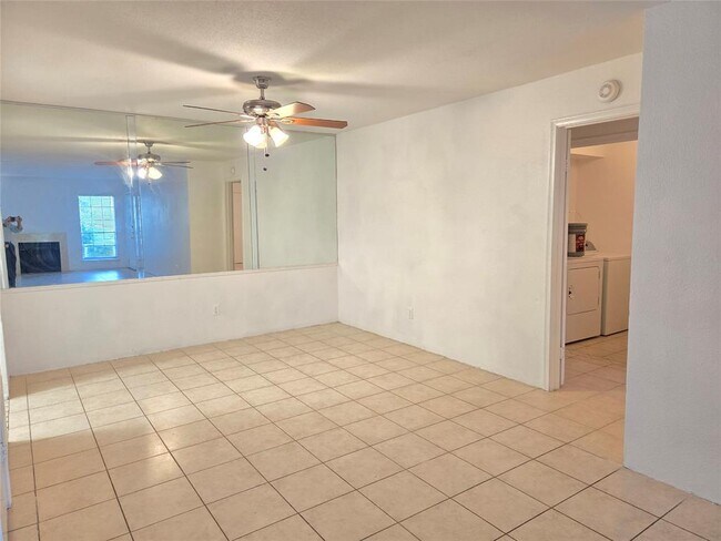 Building Photo - 7400 Bellerive Dr