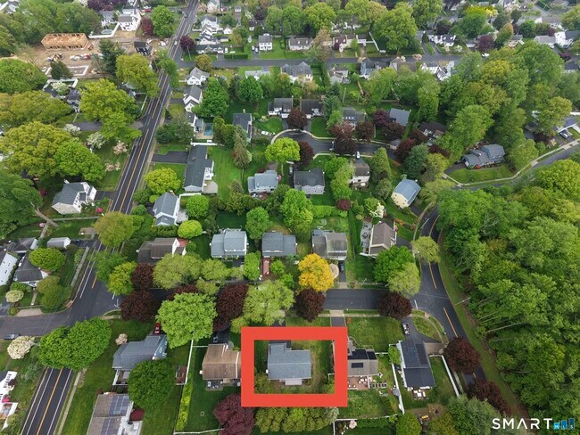 Building Photo - 38 Pepperbush Ln