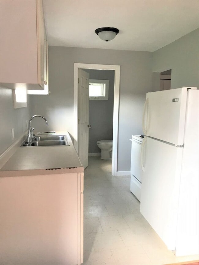 Building Photo - 1 S 6th St