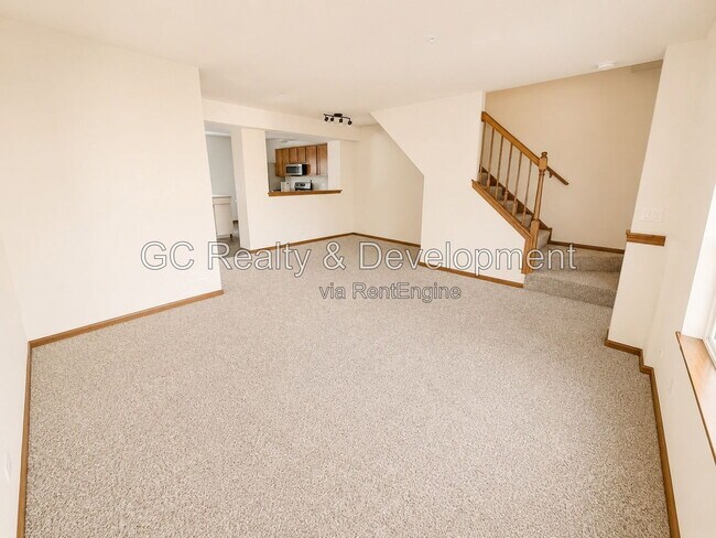 Building Photo - 312 Fieldstone Ct