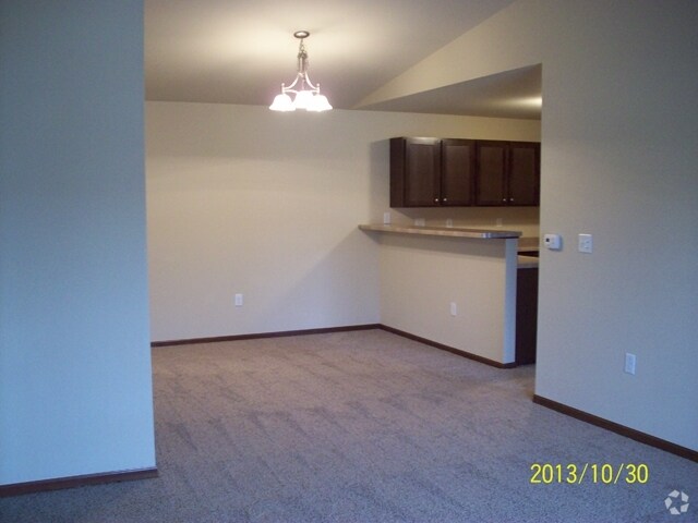 Living Room - Spring Lake Apartments, LLC