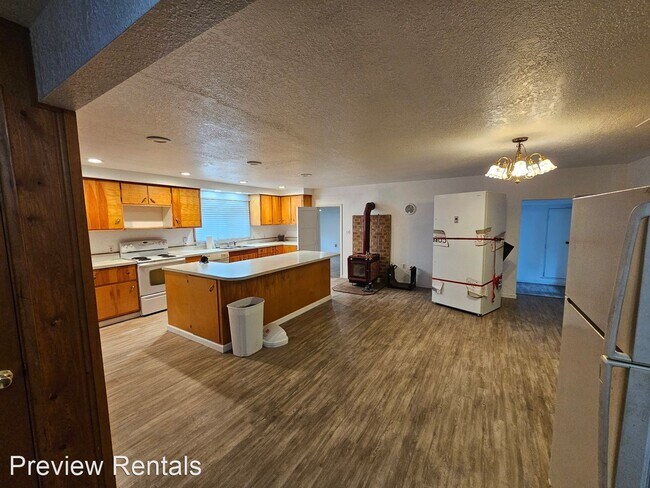 Building Photo - 3 br, 2 bath House - 8971 West Pressentine...