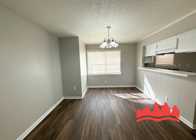 Building Photo - 2567 Thackery Dr