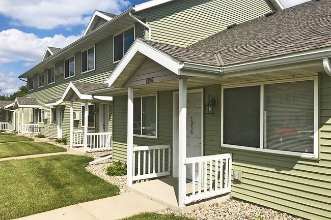 Building Photo - PARKSIDE TOWNHOMES OF REDWOOD FALLS