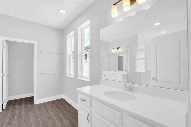 Building Photo - 12743 Brodlove Ln