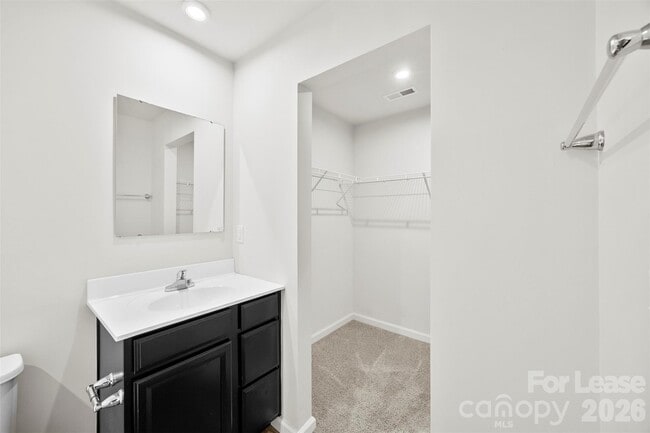 Building Photo - 708 Dillon Wy