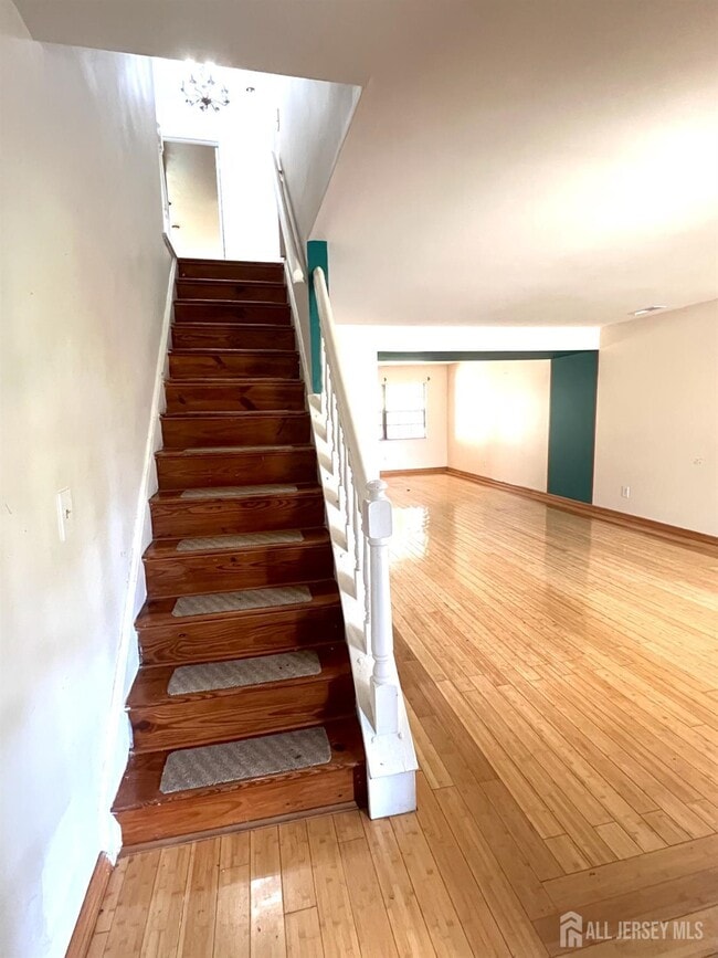 Building Photo - 18 Adams Ct