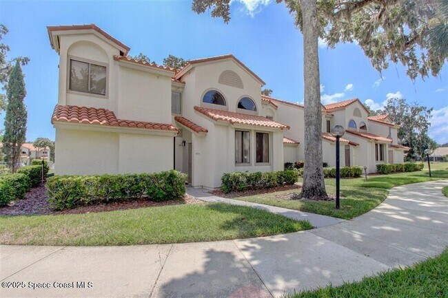 Primary Photo - 1051 Country Club Dr