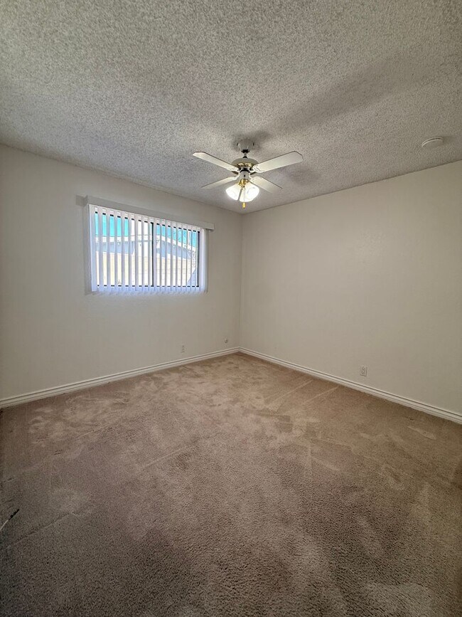 Building Photo - Private 2 Bed 2 Bath Single-Story Living in West Anaheim