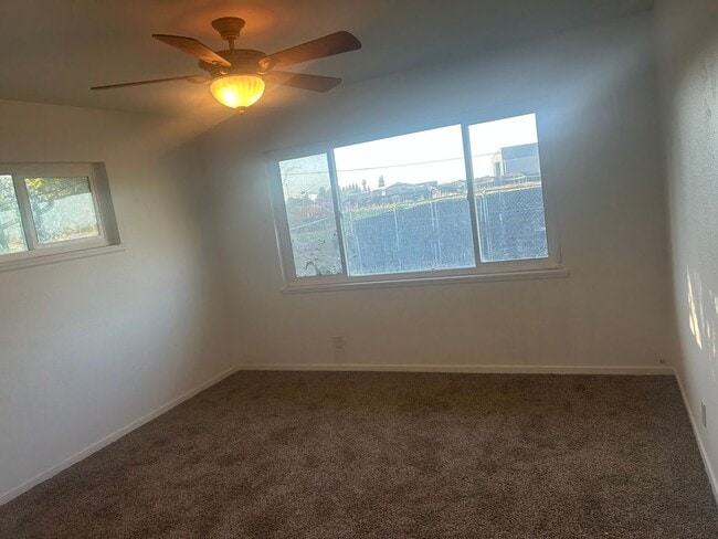 Building Photo - Cozy 2 bed 2 bath home in Escalon