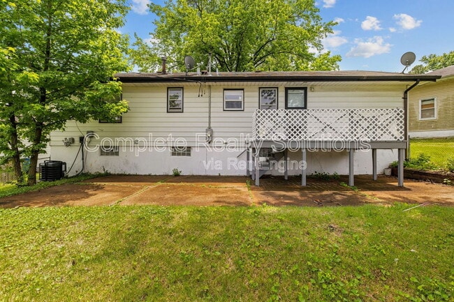 Building Photo - 8881 Darnell Pl