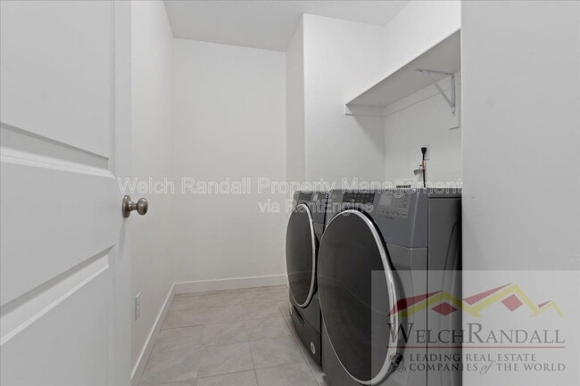 Building Photo - 15271 S Reins Wy