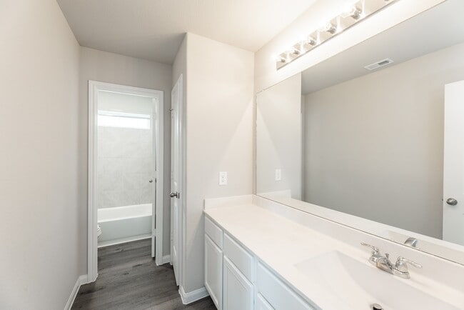 Building Photo - 4906 Yello Ginko Trl