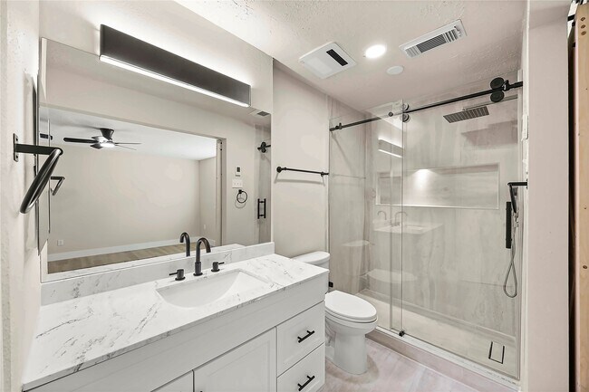 Building Photo - 10814 Village Trail Dr