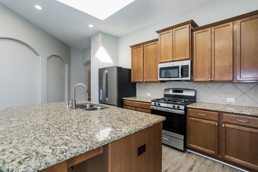 Building Photo - 817 Partridge Dr