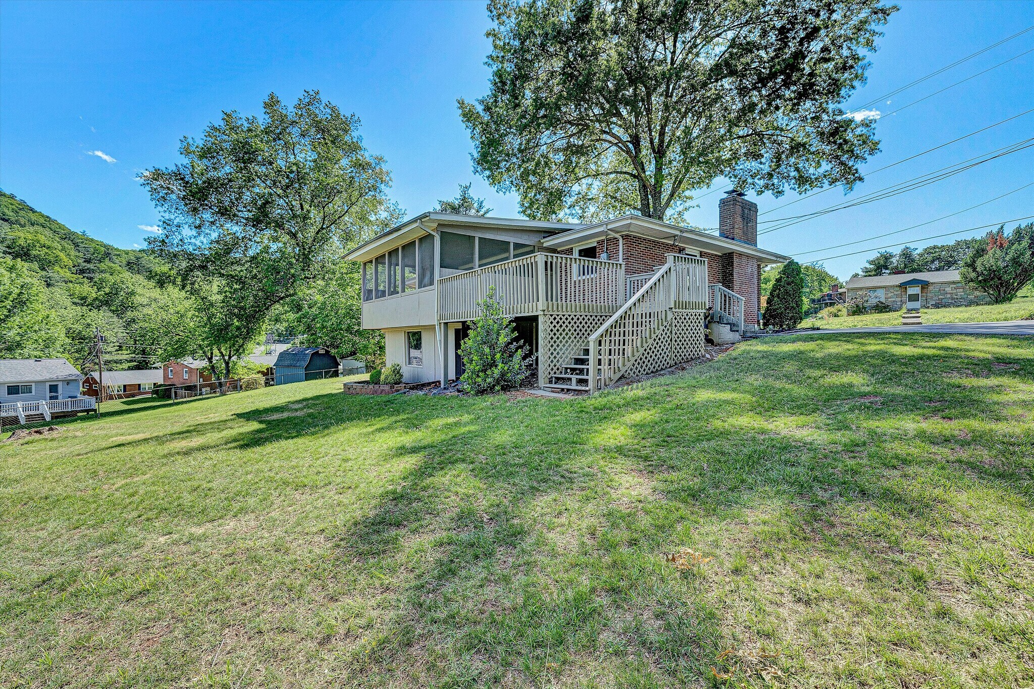 Building Photo - 5216 Sugar Loaf Mountain Rd