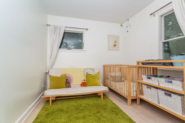 Building Photo - 33 Evergreen Rd