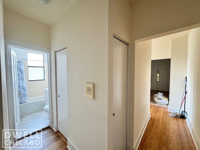 Building Photo - 1544 N Kedzie Ave