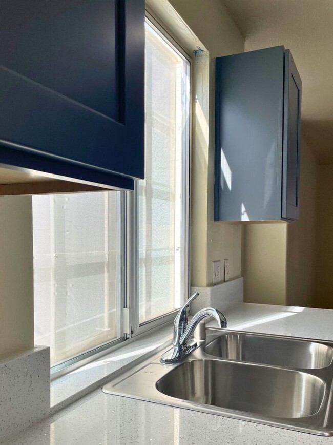 Building Photo - MOVE-IN READY 3BR/2.5BA SINGLE FAMILY HOME IN LAS VEGAS