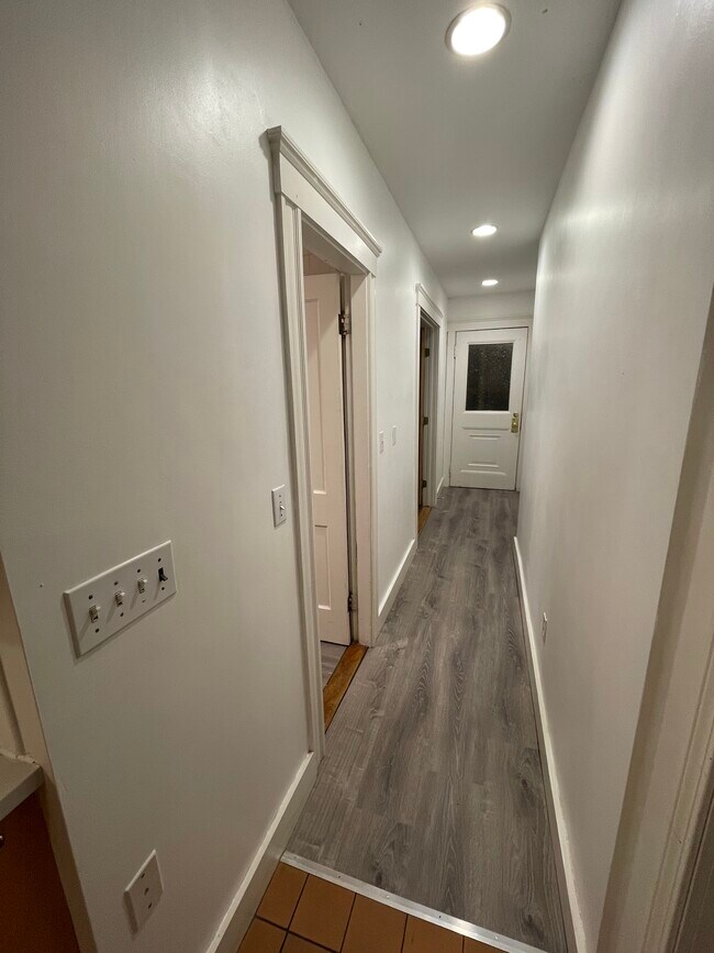 Building Photo - 46 Lowell St