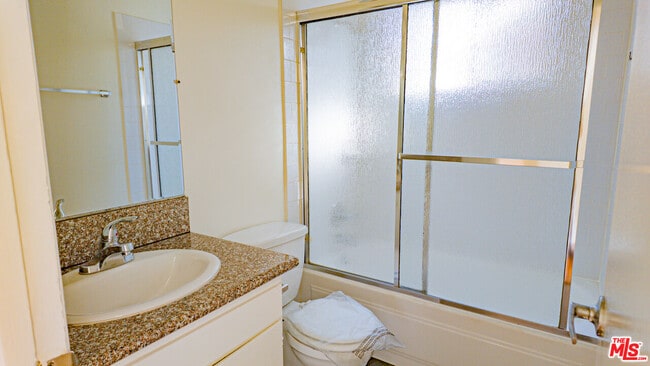 Building Photo - 447 W Elk Ave