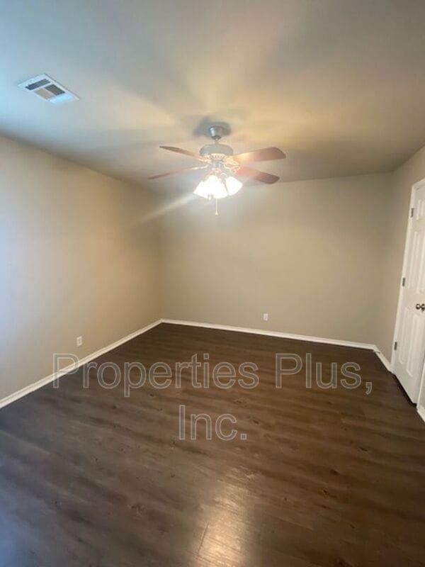 Building Photo - 982 Clearwater Cir