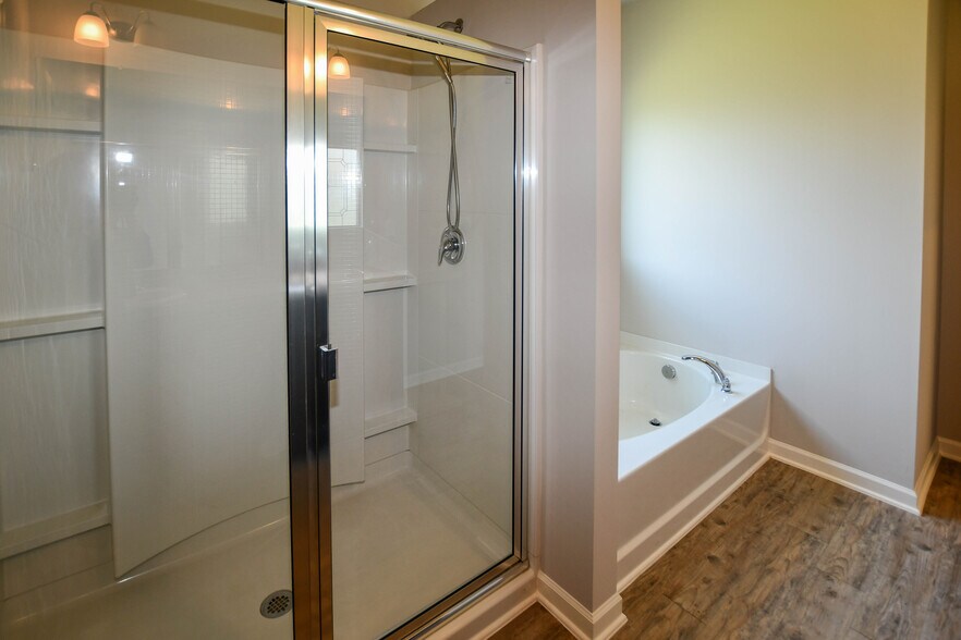 Building Photo - 14426 Water Stream Dr NW