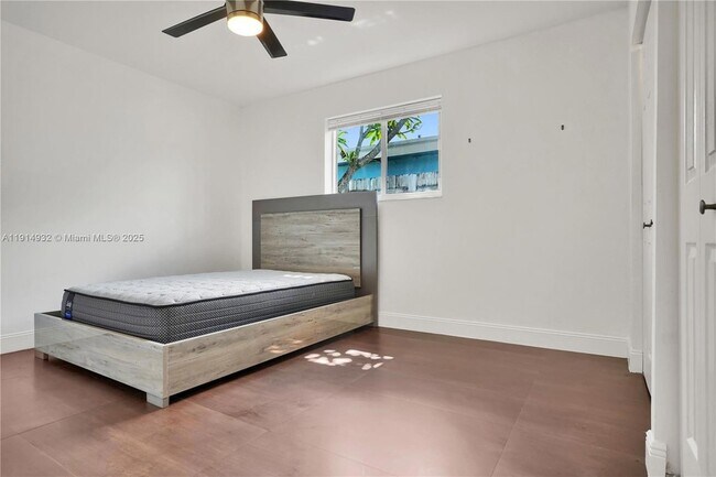 Building Photo - 4721 W Park Rd