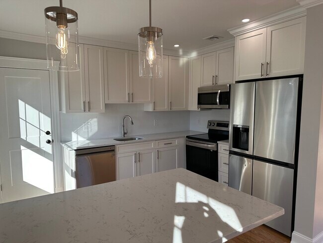 Building Photo - 35 Trapelo Rd