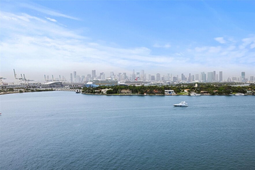 Building Photo - 650 West Ave