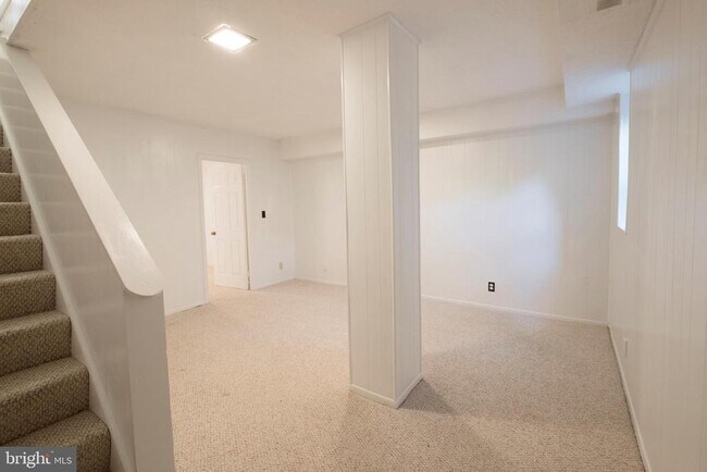 Building Photo - 4859 S 28th St