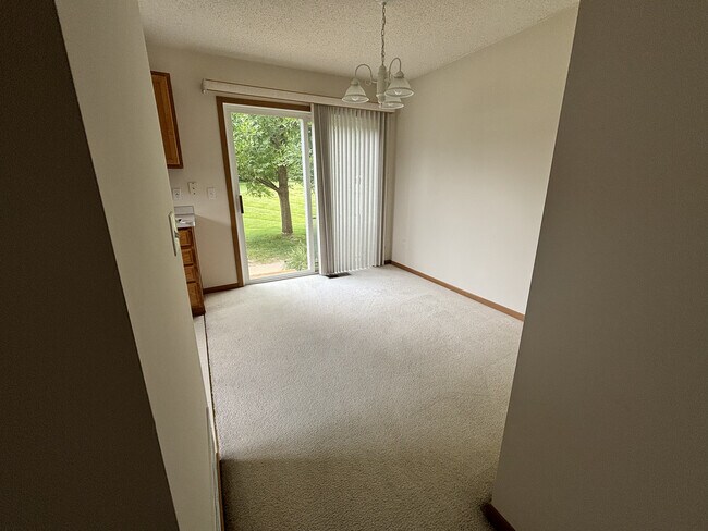 Building Photo - 7792 Village Pl