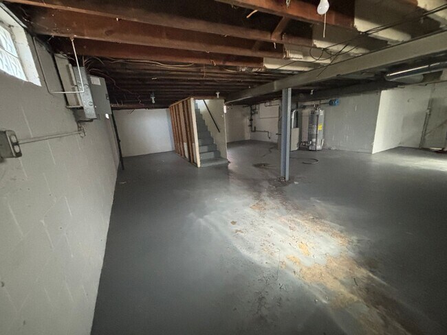 Building Photo - Section 8 welcome and encouraged