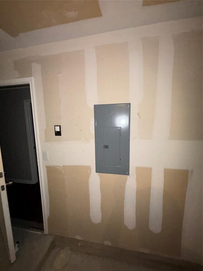 Building Photo - 634 River Bluff Cir