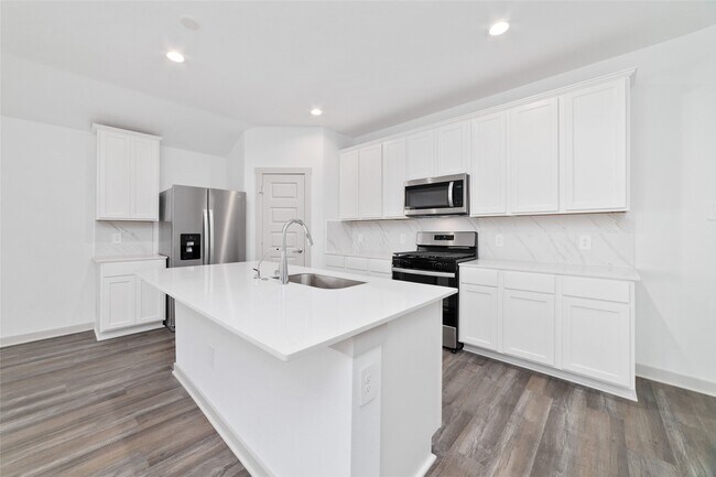 Building Photo - 7010 Fleetwood Crescent Wy