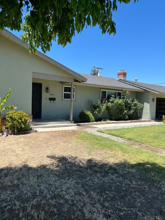 Building Photo - Available Now! Move-In Ready