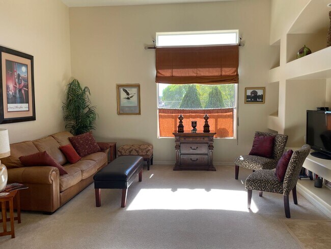 Building Photo - FULLY FURNISHED LUXURY HOME ON GOLF COURSE