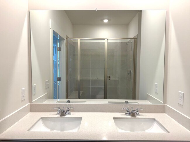 Building Photo - 1333 Gentry Dr