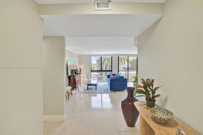 Building Photo - 9800 W Bay Harbor Dr