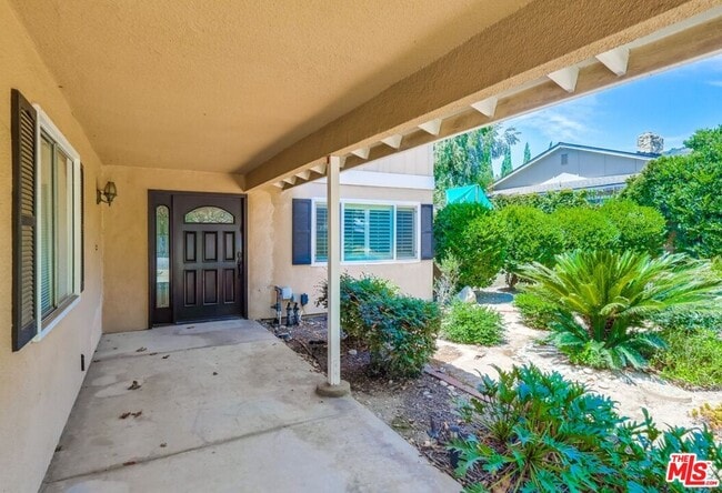 Building Photo - 687 Mt Carmel Dr