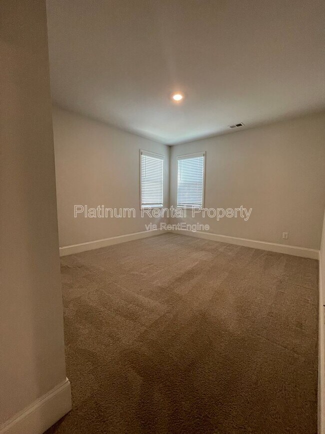 Building Photo - 1616 Chancery Ln