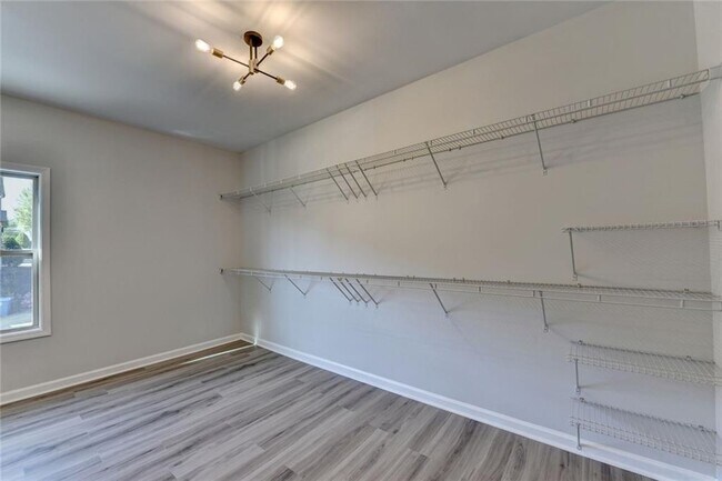 Building Photo - 4032 Ridge Grove Way