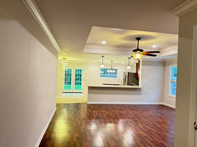 Building Photo - 205 Laramie Circle
