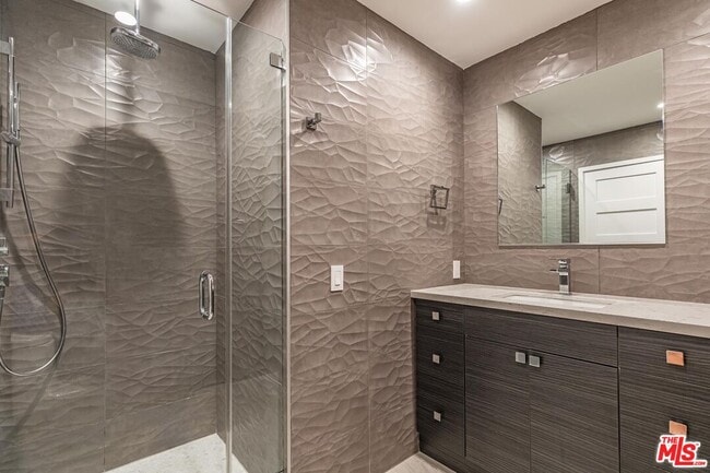 Building Photo - 502 Evelyn Pl