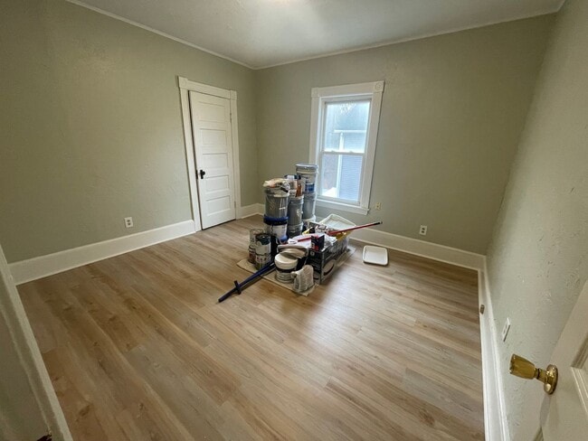 Building Photo - 83 Coombs St